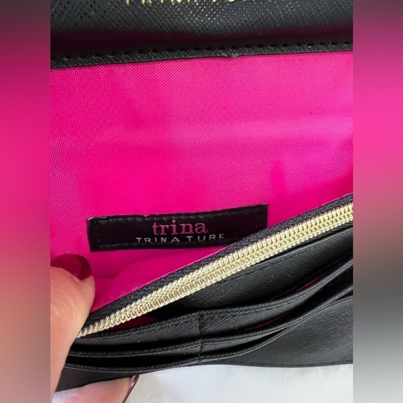 Trina Turk | Cell Phone Crossbody Chain Bag Clutch | Black White - Picture 9 of 10